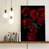 Rosas Rojas sobre Fondo Negro - Imagen Galería 1